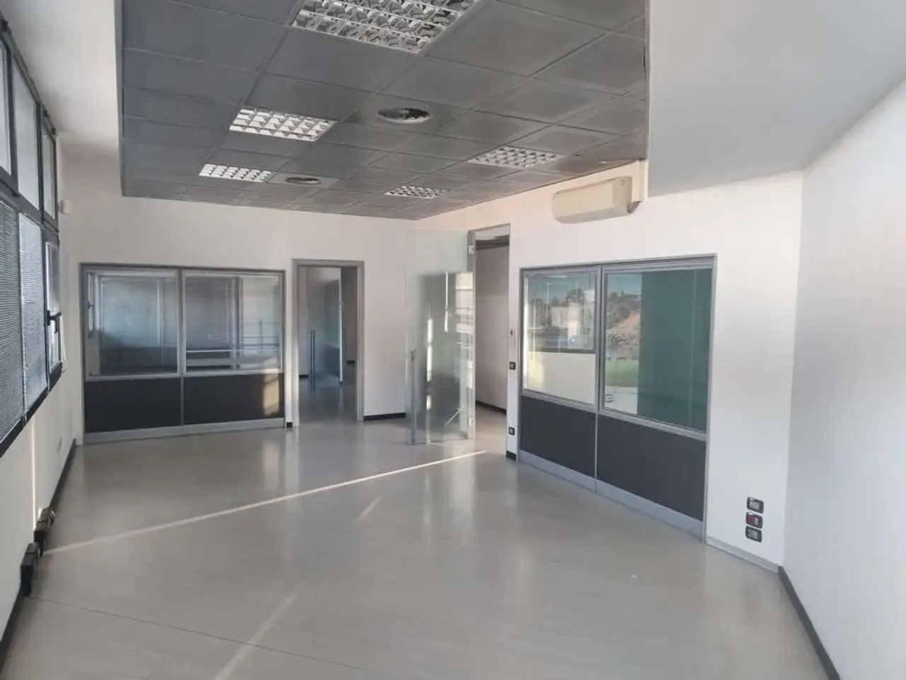 Ufficio in Viale Virgilio , Modena, {3} - Foto 1
