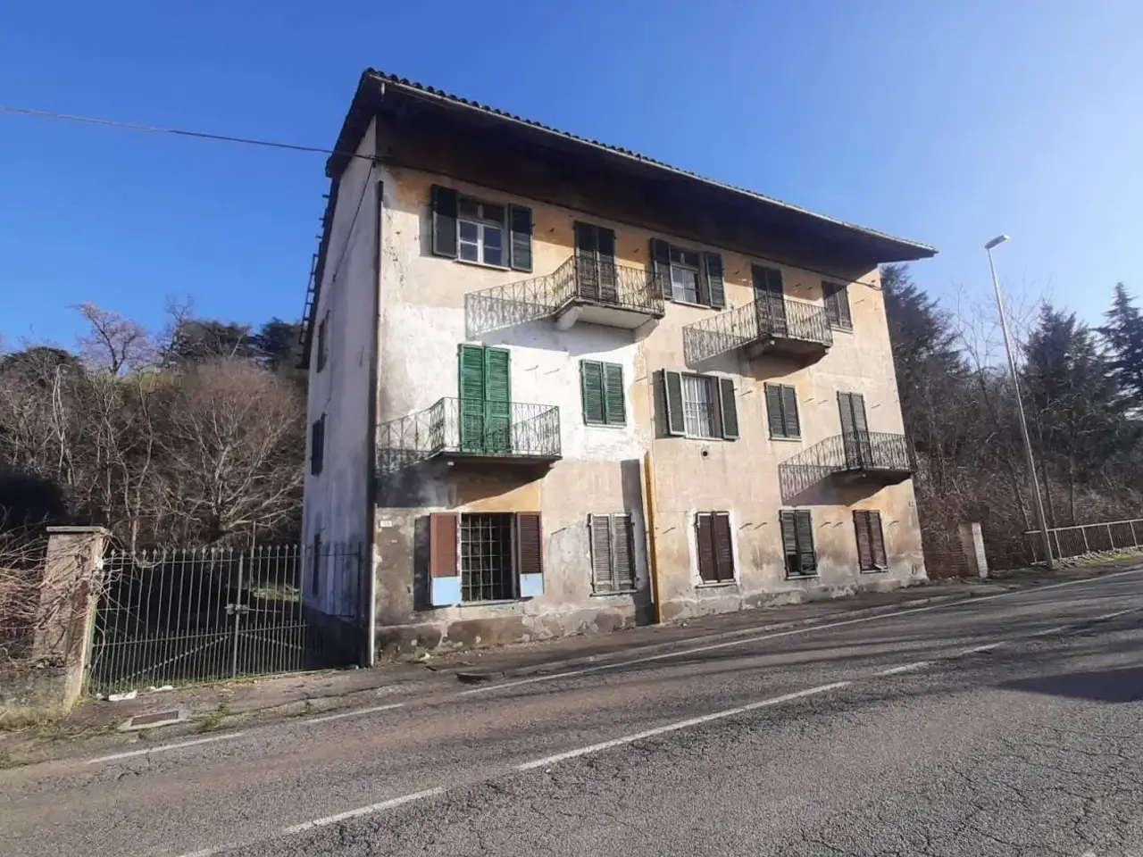Palazzina commerciale in Via Aosta, Ivrea, {3} - Foto 1