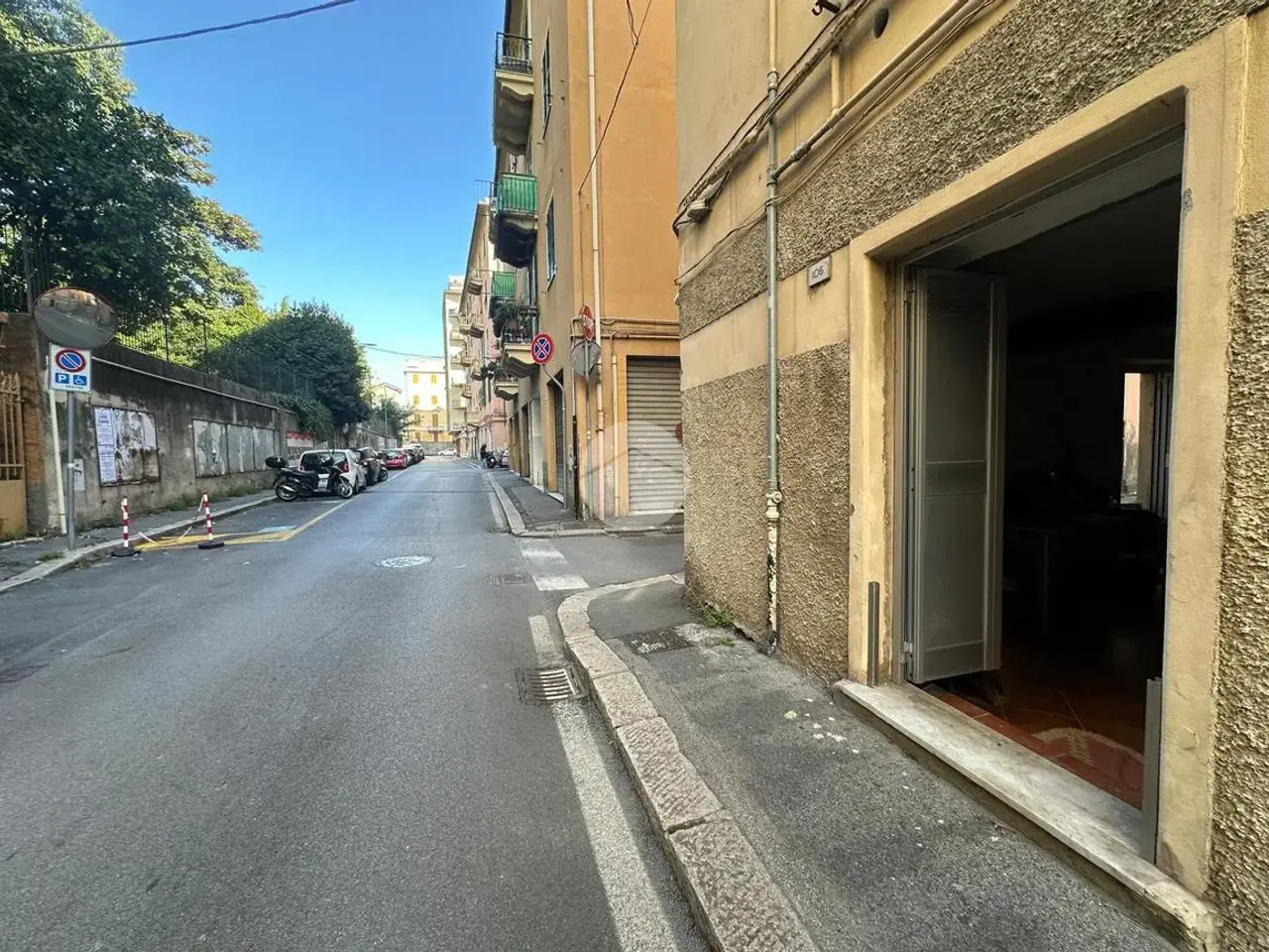 Negozio in Via Vado 10, Genova, {3} - Foto 1