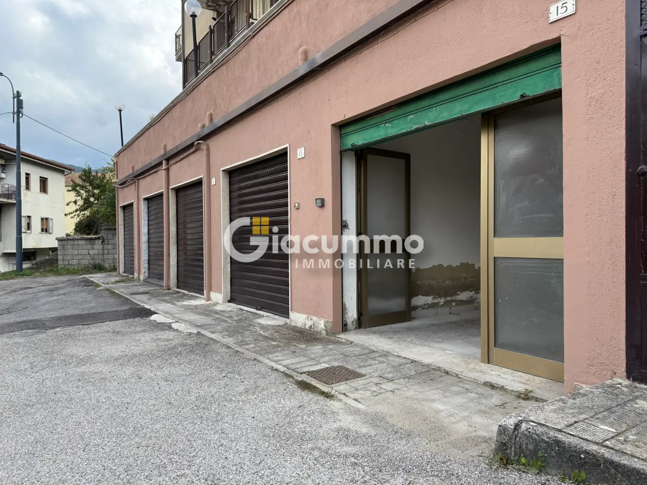 Magazzino in Piazzale Aldo Moro 15, Potenza, {3} - Foto 1