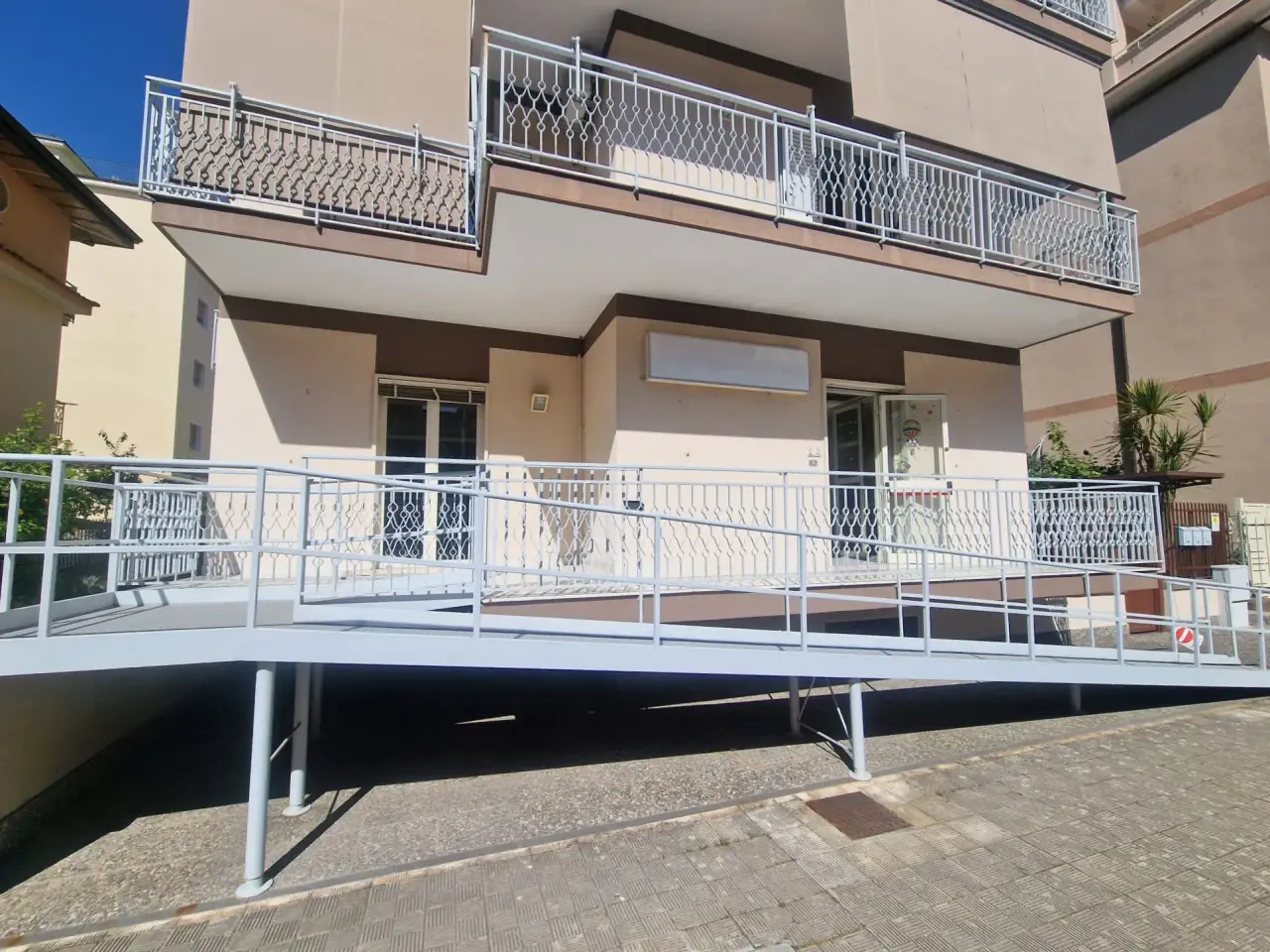 Ufficio in Via Milano, Casagiove, {3} - Foto 1