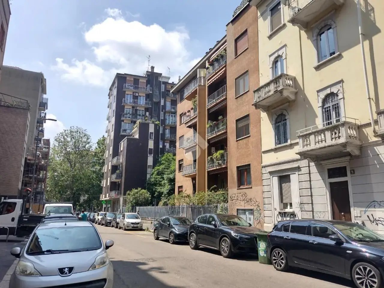 Magazzino in Via Monte Nevoso 8, Milano, {3} - Foto 2
