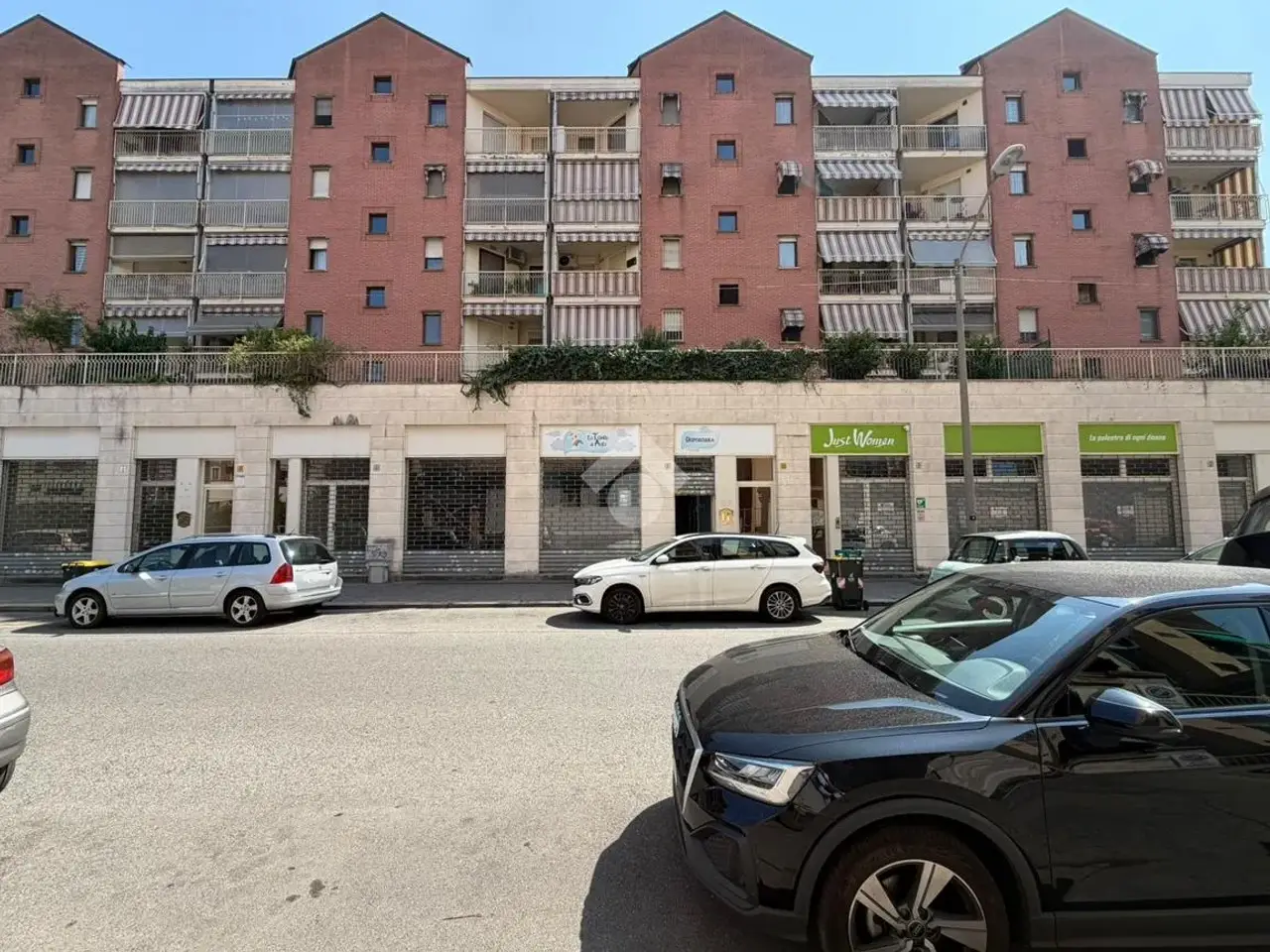 Negozio in Via Bernardino Luini 9, Torino, {3} - Foto 1