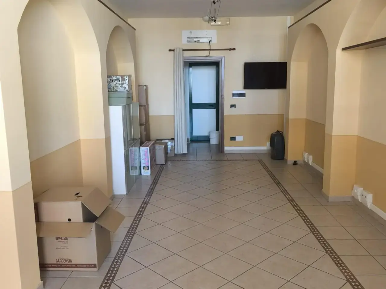 Locale commerciale in , Capannoli, {3} - Foto 1
