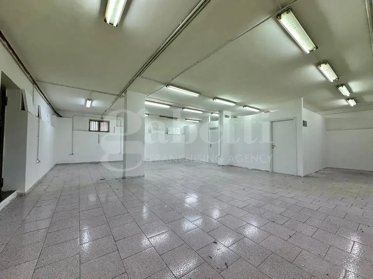 Magazzino in Via Francesco Baracca, Marano Di Napoli, {3} - Foto 1