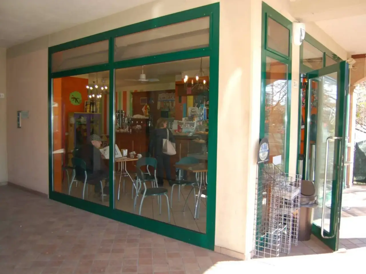 Locale commerciale in , Quattro Castella, {3} - Foto 2