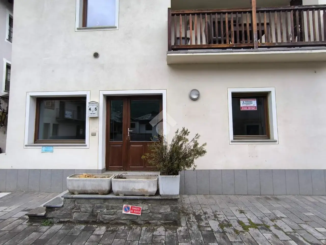 Negozio in Via Risorgimento, Nus, {3} - Foto 2