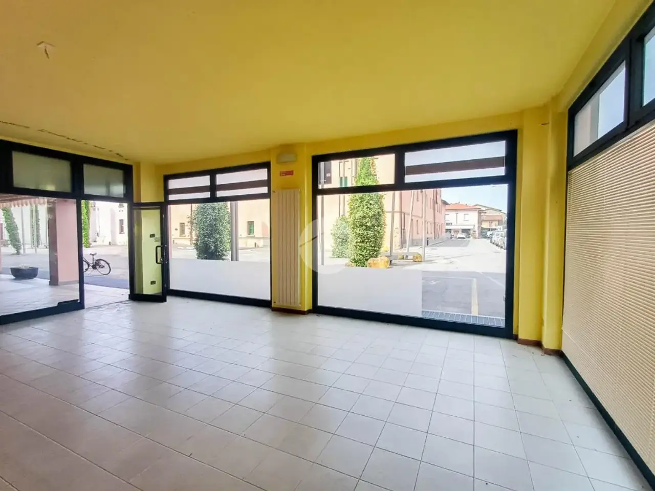 Negozio in Via S. Carlo, Castel Rozzone, {3} - Foto 2