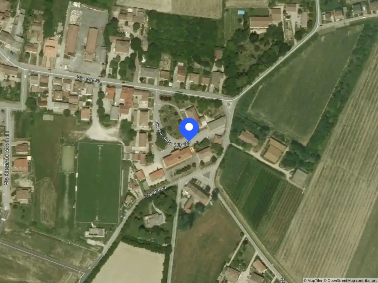 Negozio in Berra, Piazza Libertà, Riva del Po, {3} - Foto 2