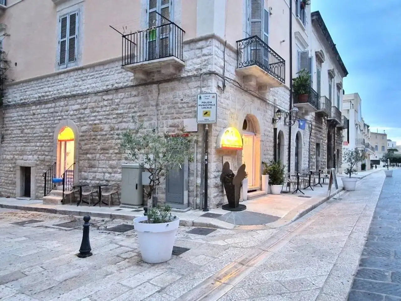 Locale commerciale in Via San Giorgio, Trani, {3} - Foto 1