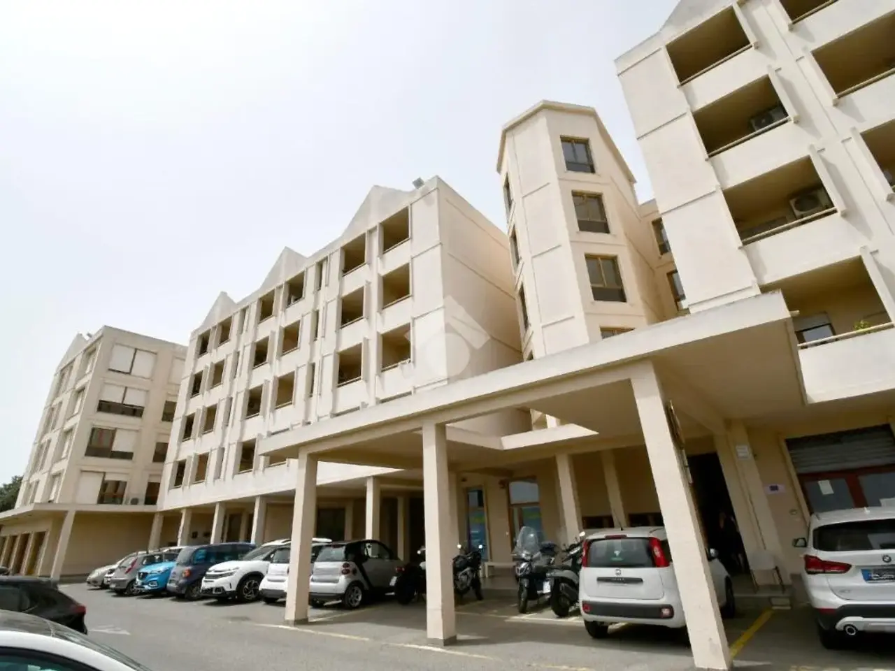 Ufficio in Via Giuseppe Peretti 1, Cagliari, {3} - Foto 1