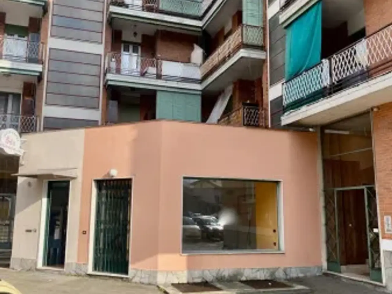 Negozio in Via Ivrea 39, Biella, {3} - Foto 2