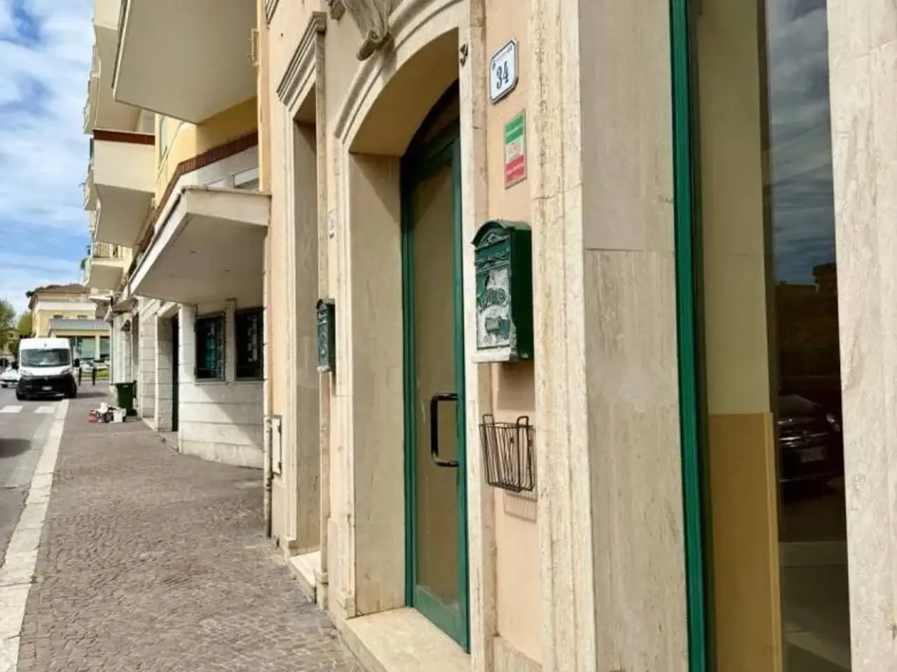 Locale commerciale in Via Antonio Gramsci 34, Nettuno, Nettuno, {3} - Foto 2
