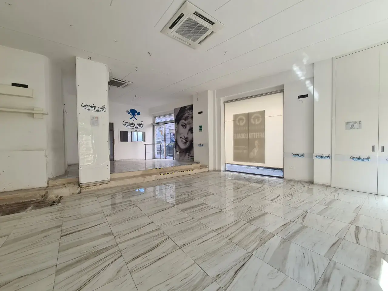 Esercizio commerciale in , Bisceglie, {3} - Foto 2