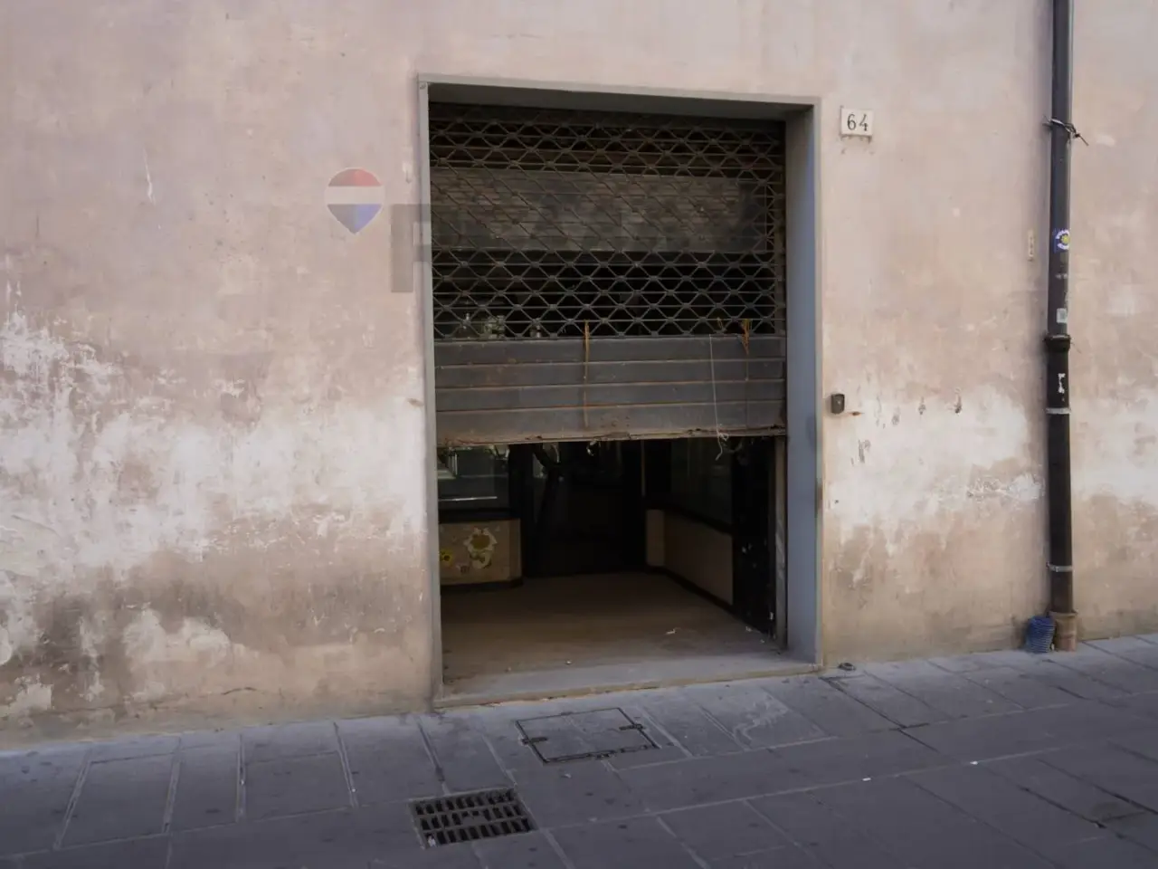 Negozio in Via Giuseppe Mazzini 64, Foligno, {3} - Foto 2