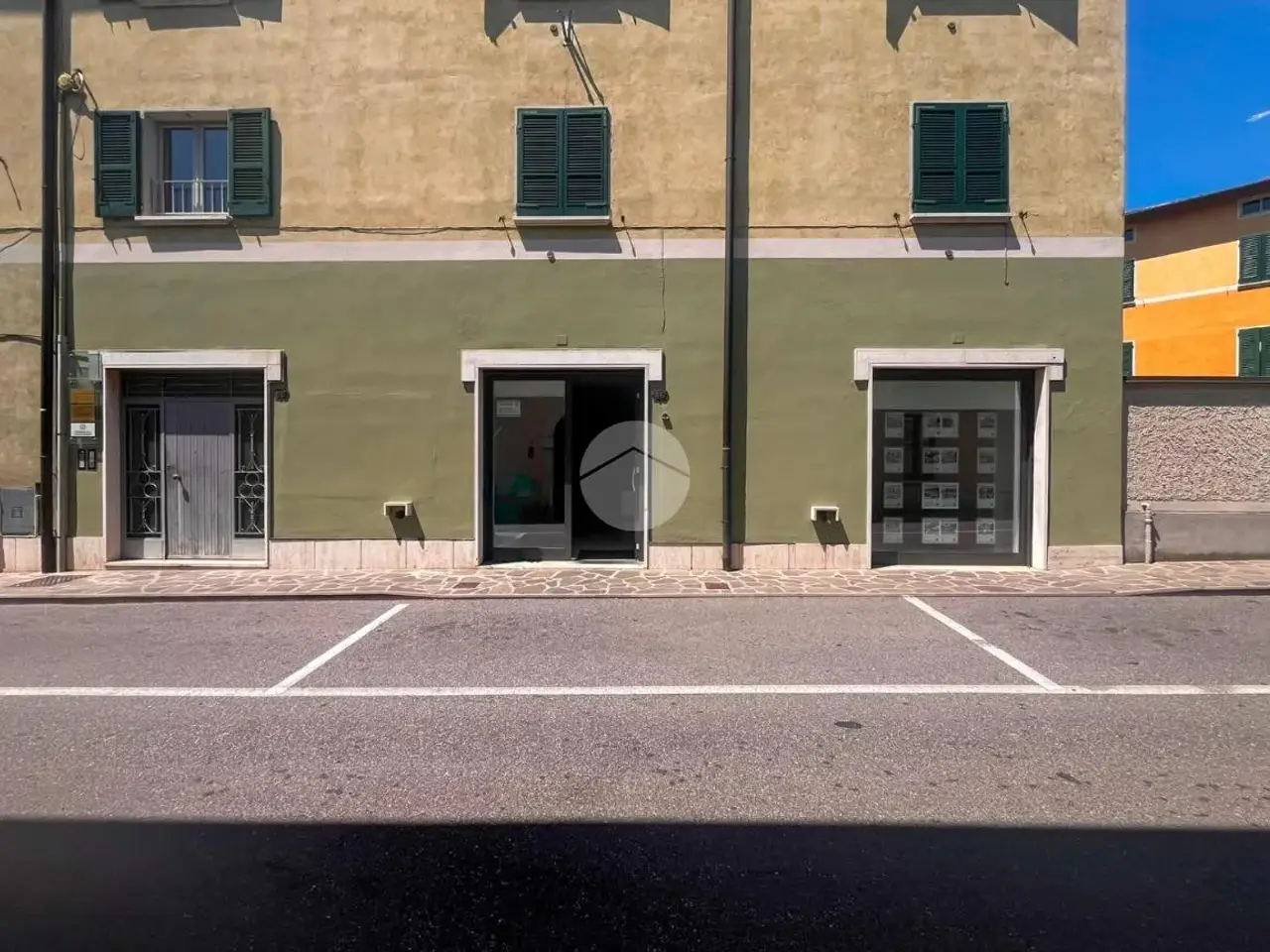 Negozio in Via Bernardo Ordanino, Castiglione Delle Stiviere, {3} - Foto 1