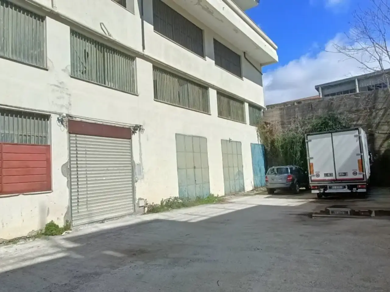 Parcheggio chiuso in Via Aldo Moro, Lamezia Terme, {3} - Foto 1