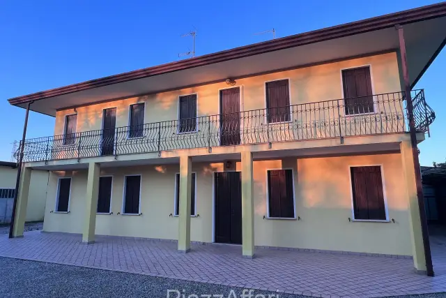 Casa indipendente in Via Cansiglio, Piove di Sacco - Foto 1