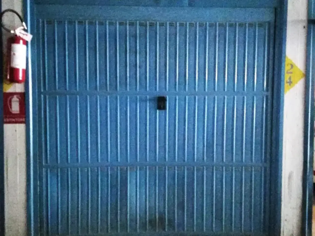 Parcheggio chiuso in Viale Osservanza, Cesena, {3} - Foto 2