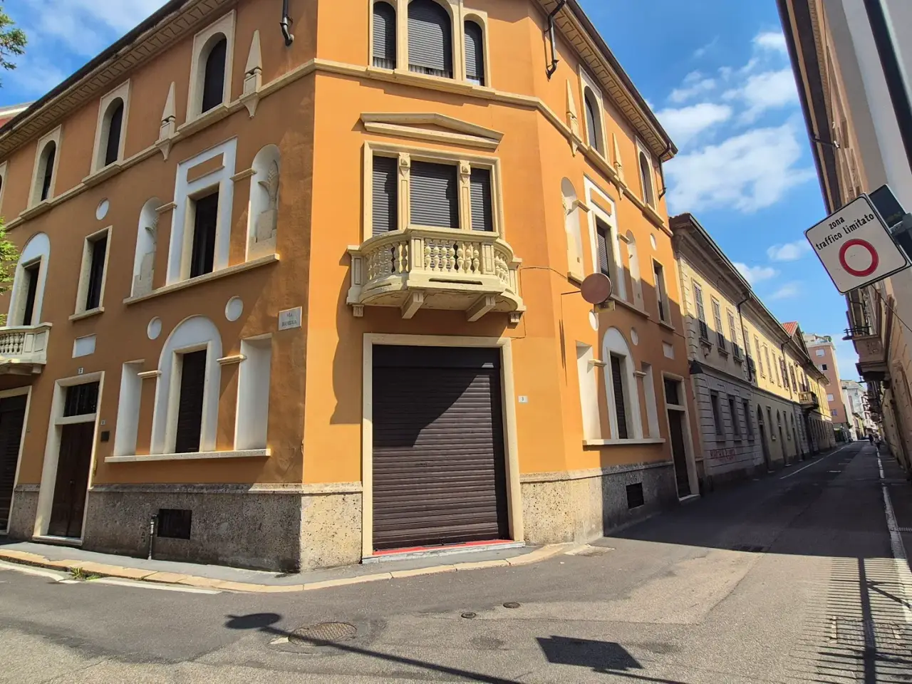 Negozio in Via Bambaia, San Giovanni, Busto Arsizio, Varese, Lombardia, 21052, Italia, Busto Arsizio, {3} - Foto 1
