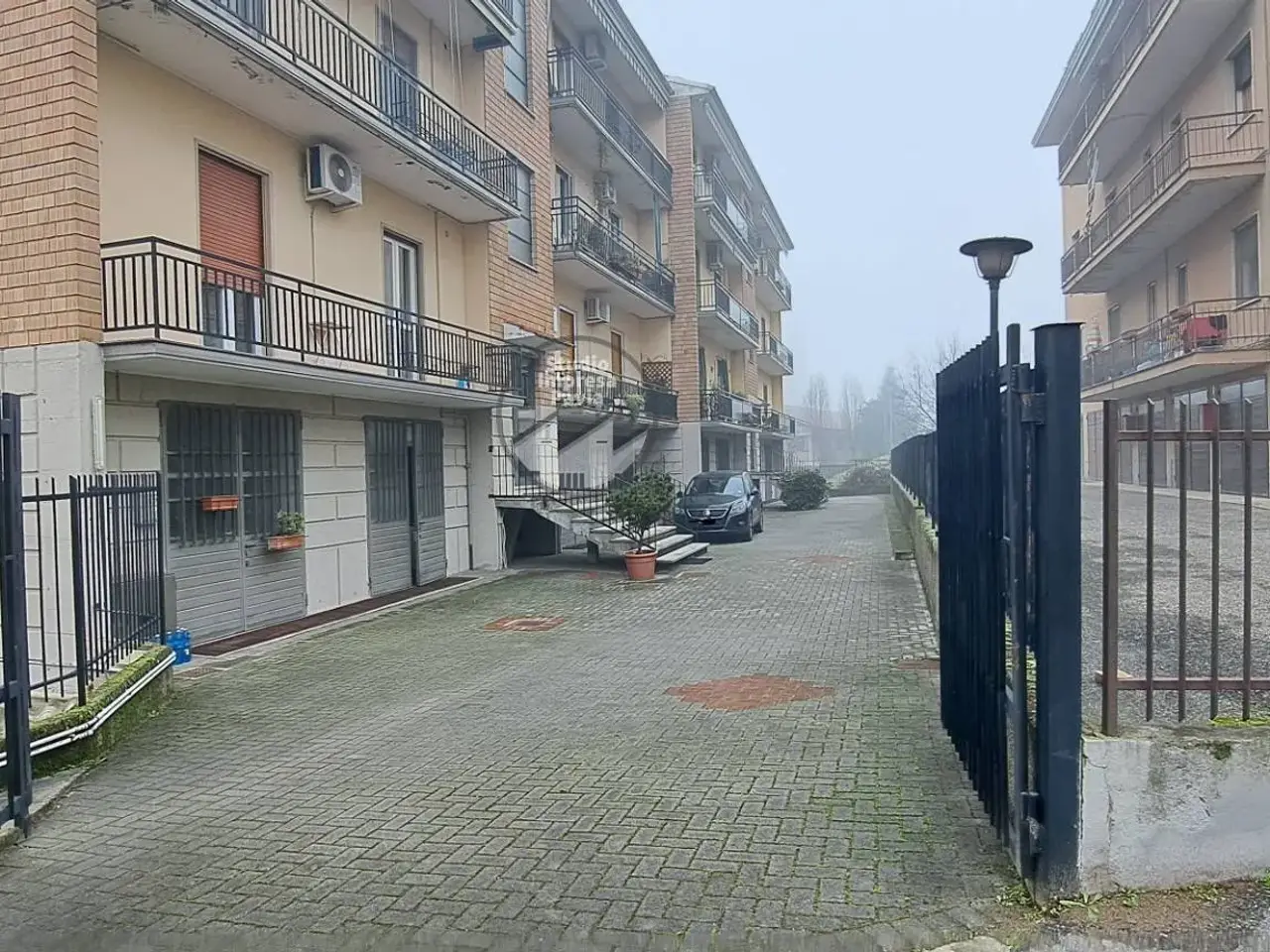 Capannone in Via Grossi 8, Pavia, {3} - Foto 1