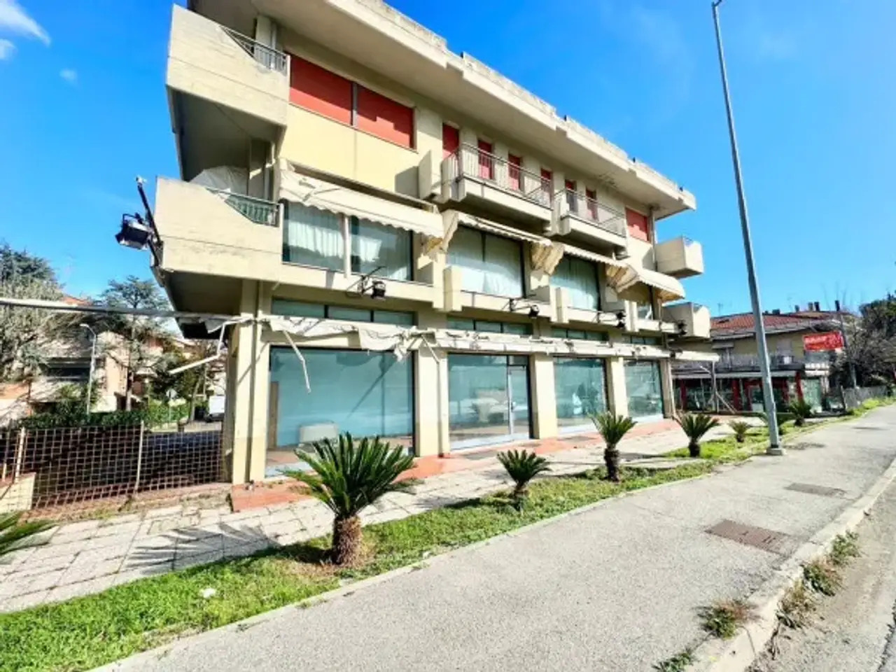 Negozio in Via Flaminia 260, Rimini, {3} - Foto 1
