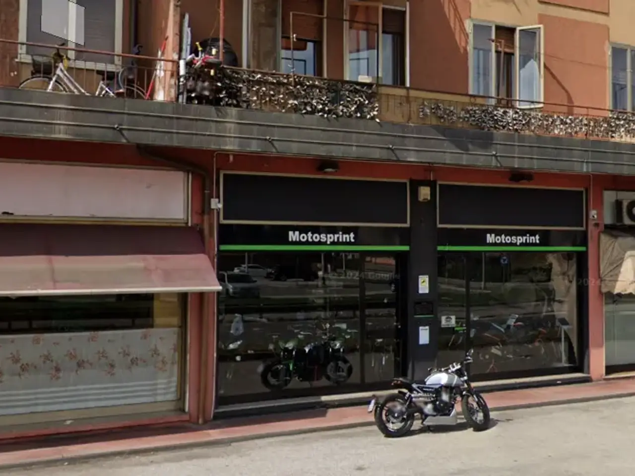 Negozio in Via Brigata Granatieri di Sardegna, 46, Vicenza, {3} - Foto 1