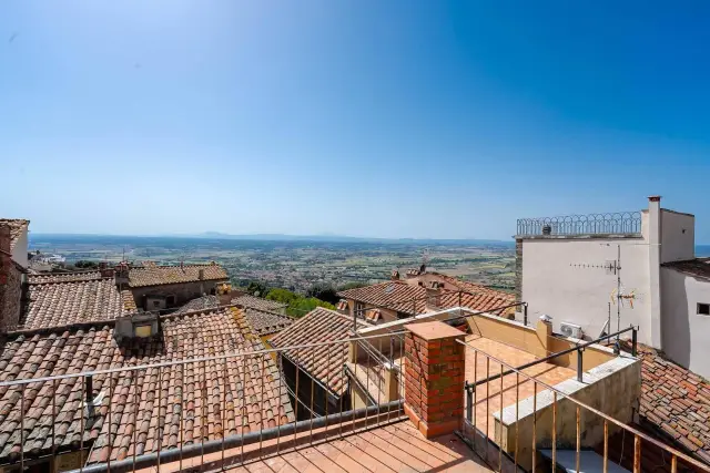 4-room flat in Via Roma 45, Cortona - Photo 1