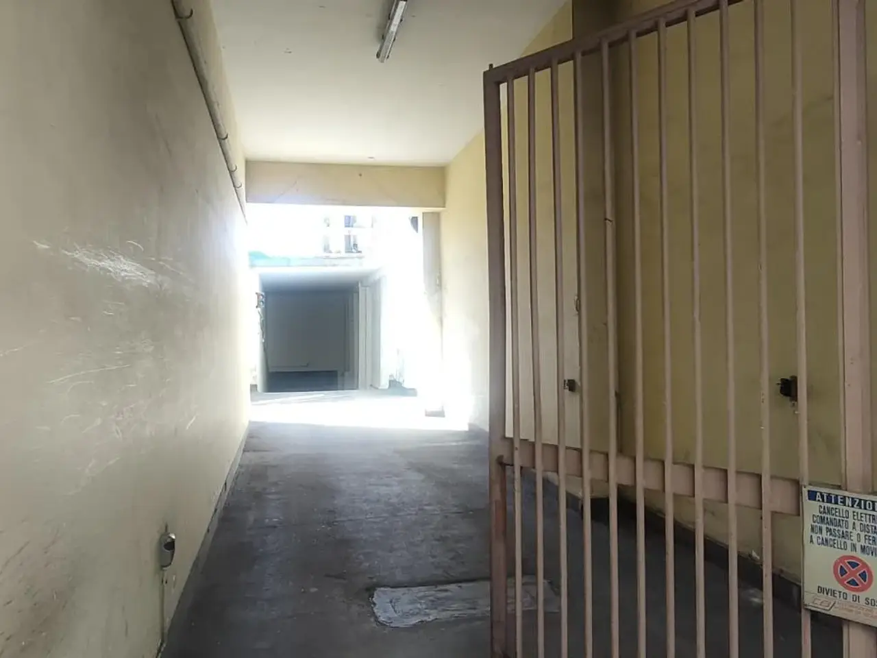 Magazzino in Corso Vercelli 105, Torino, {3} - Foto 2