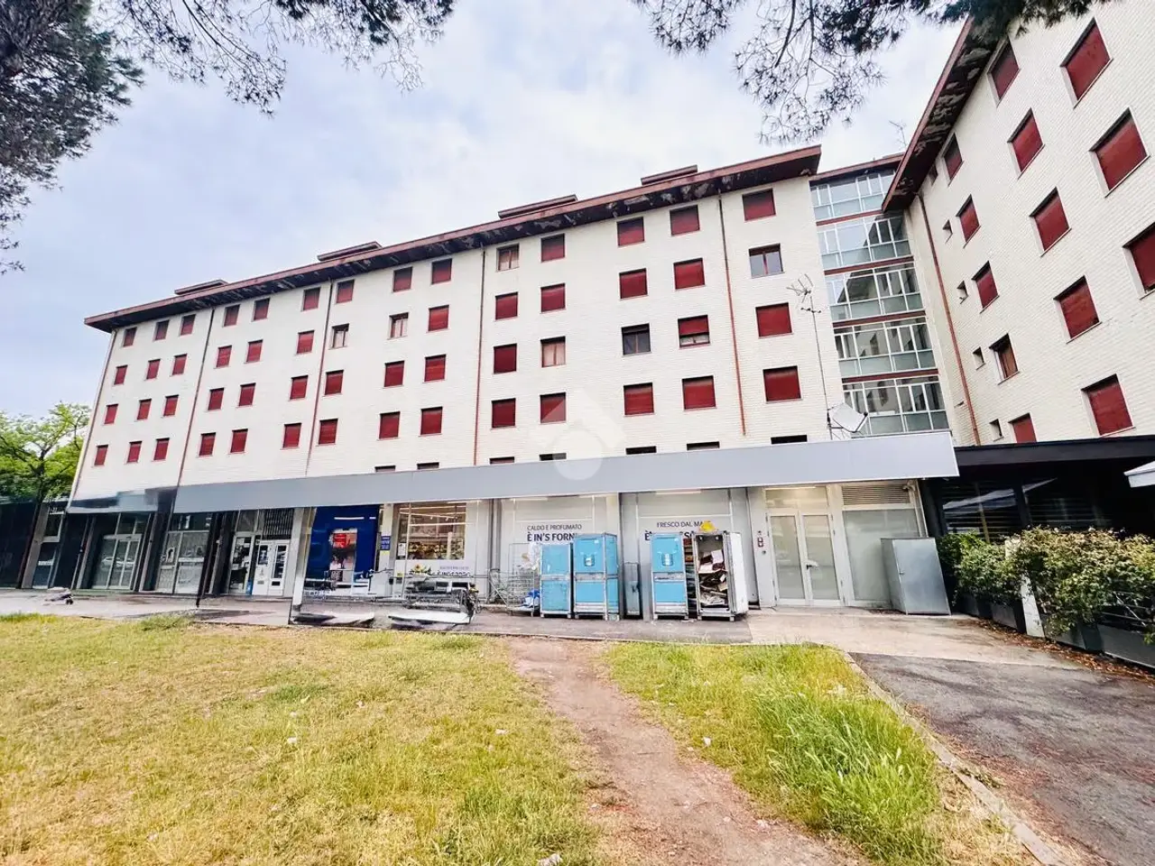 Palazzina commerciale in Viale Don Luigi Sturzo 49, Venezia, {3} - Foto 1