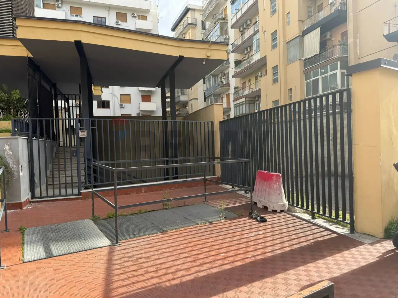 Negozio in Via delle Alpi 63, Palermo, {3} - Foto 2