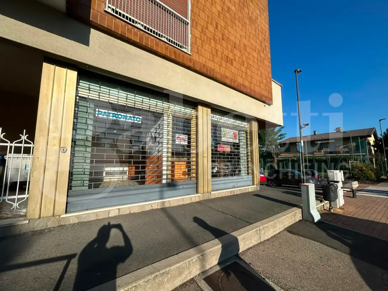 Esercizio commerciale in Via Mattei, Rivalta Di Torino, {3} - Foto 1