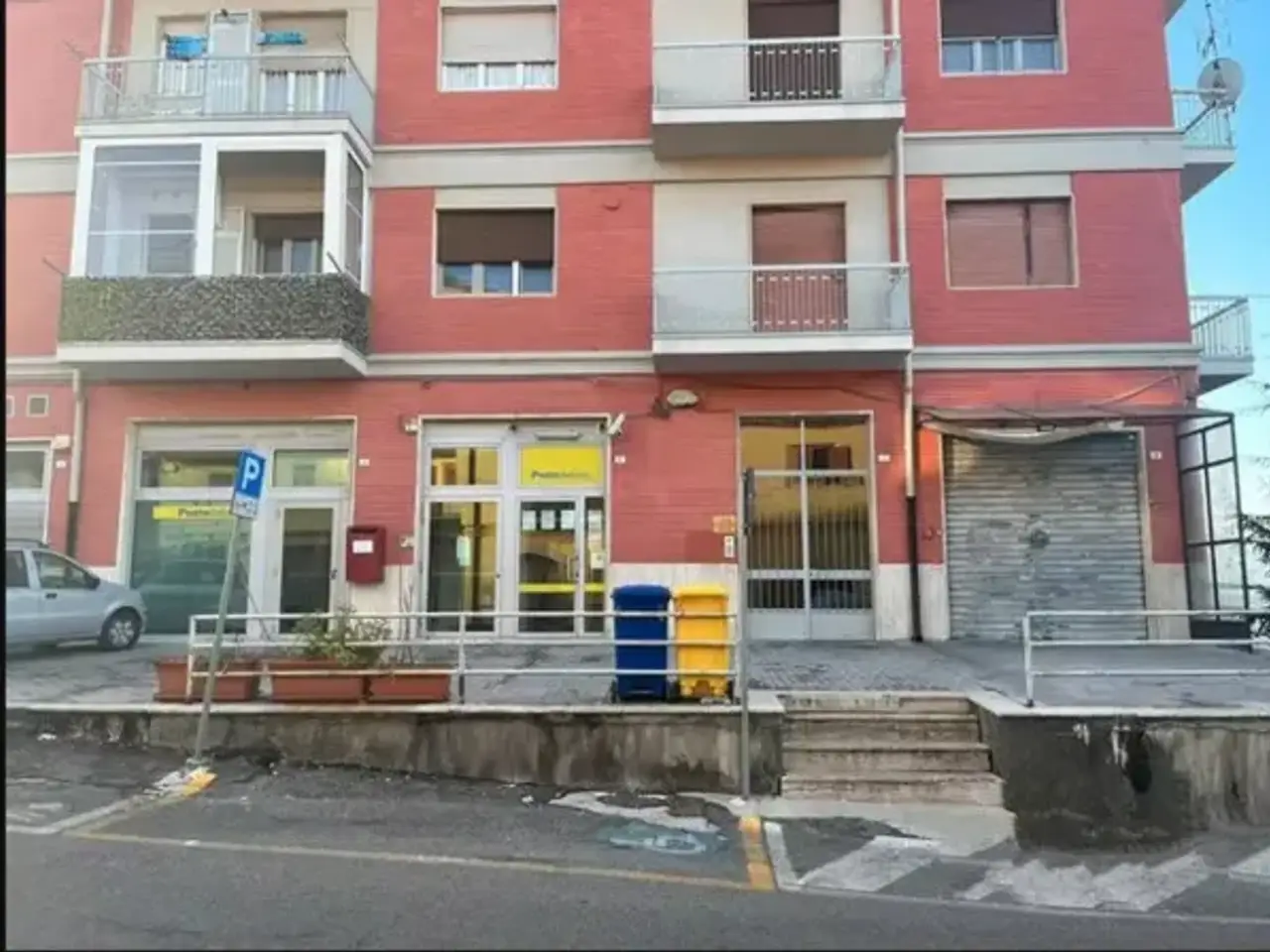 Negozio in Viale Sandro Pertini, Avigliano, {3} - Foto 1
