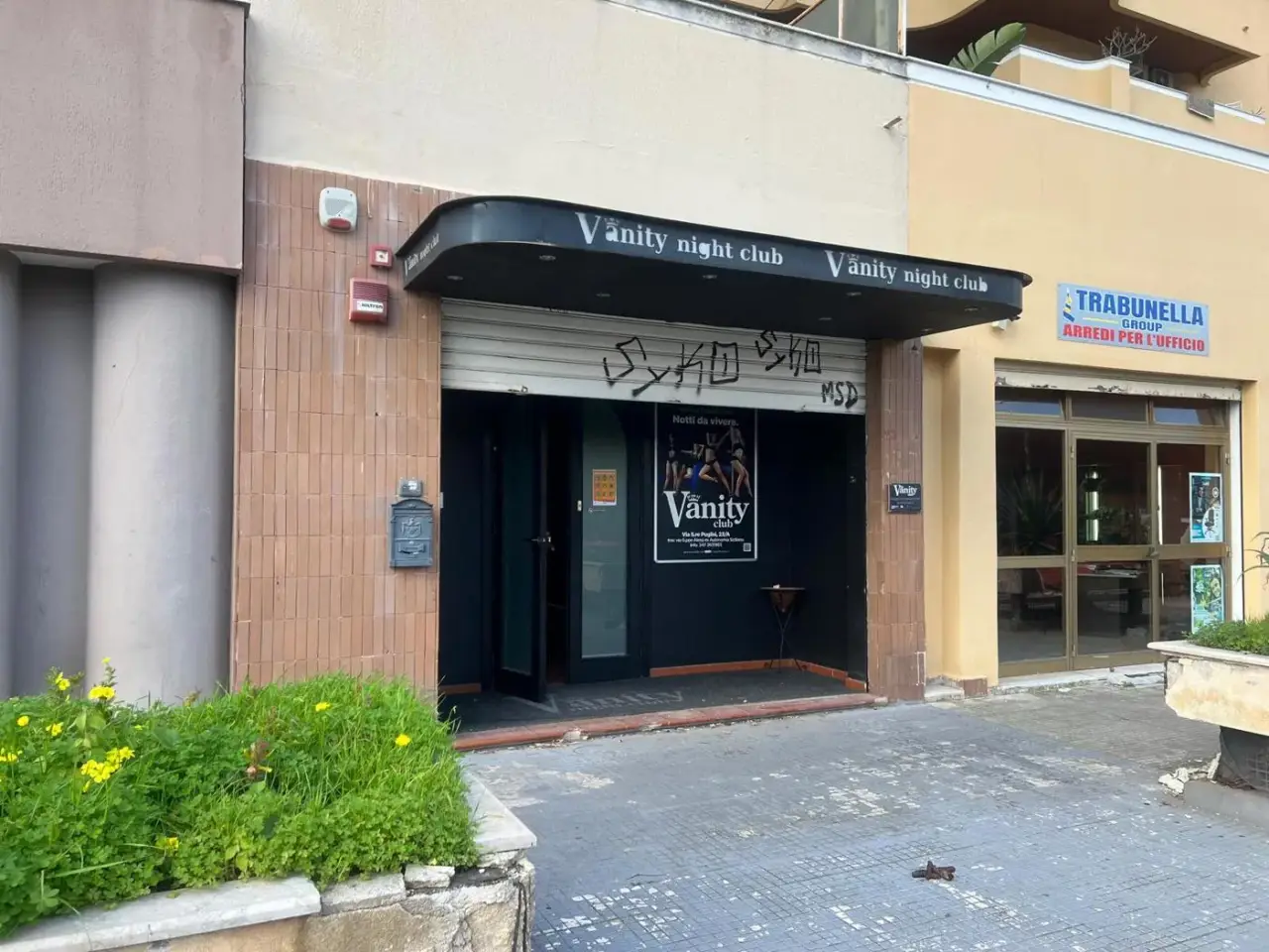 Magazzino in Via Salvatore Puglisi 23/a, Palermo, {3} - Foto 1