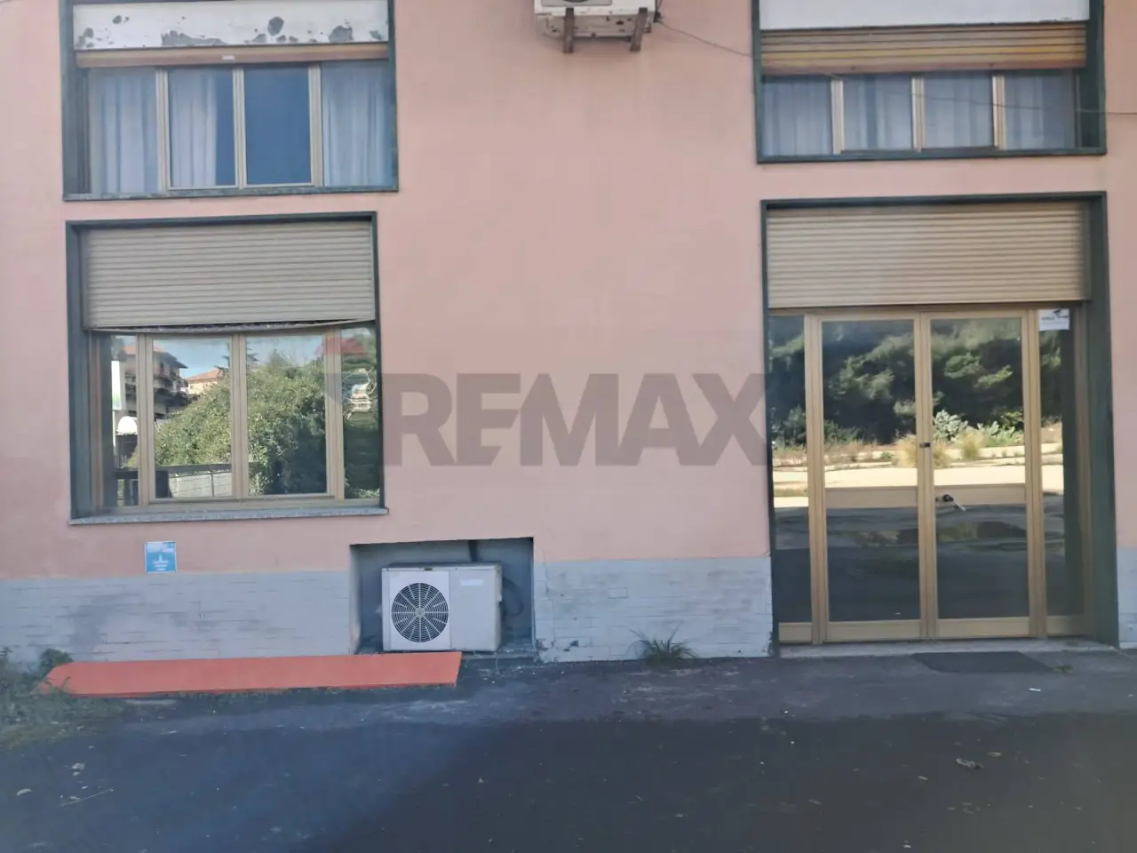 Negozio in Via Poggio del Lupo 37, Misterbianco, {3} - Foto 2