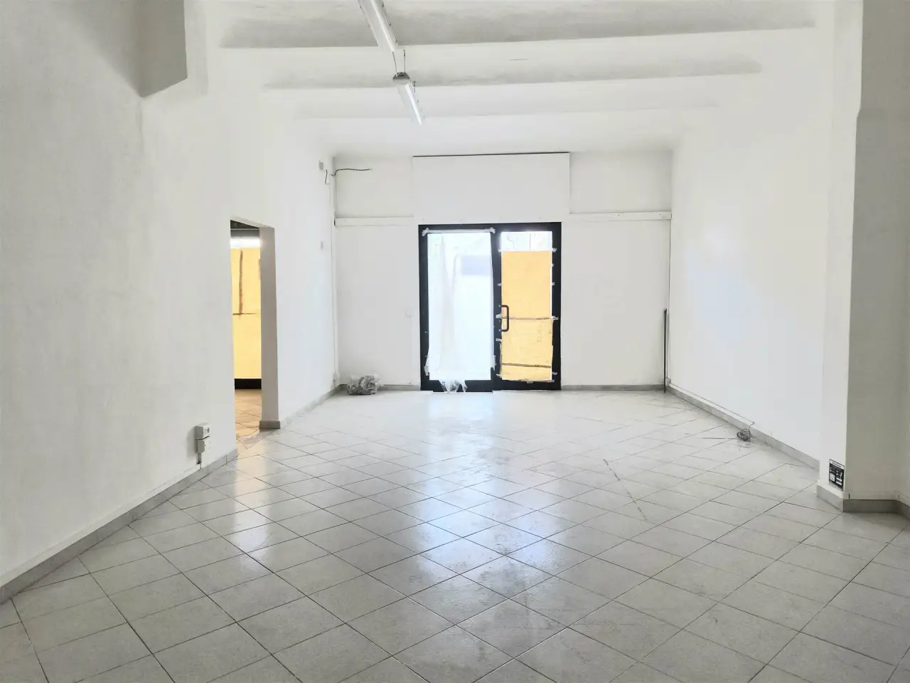 Negozio in , Cecina, {3} - Foto 1