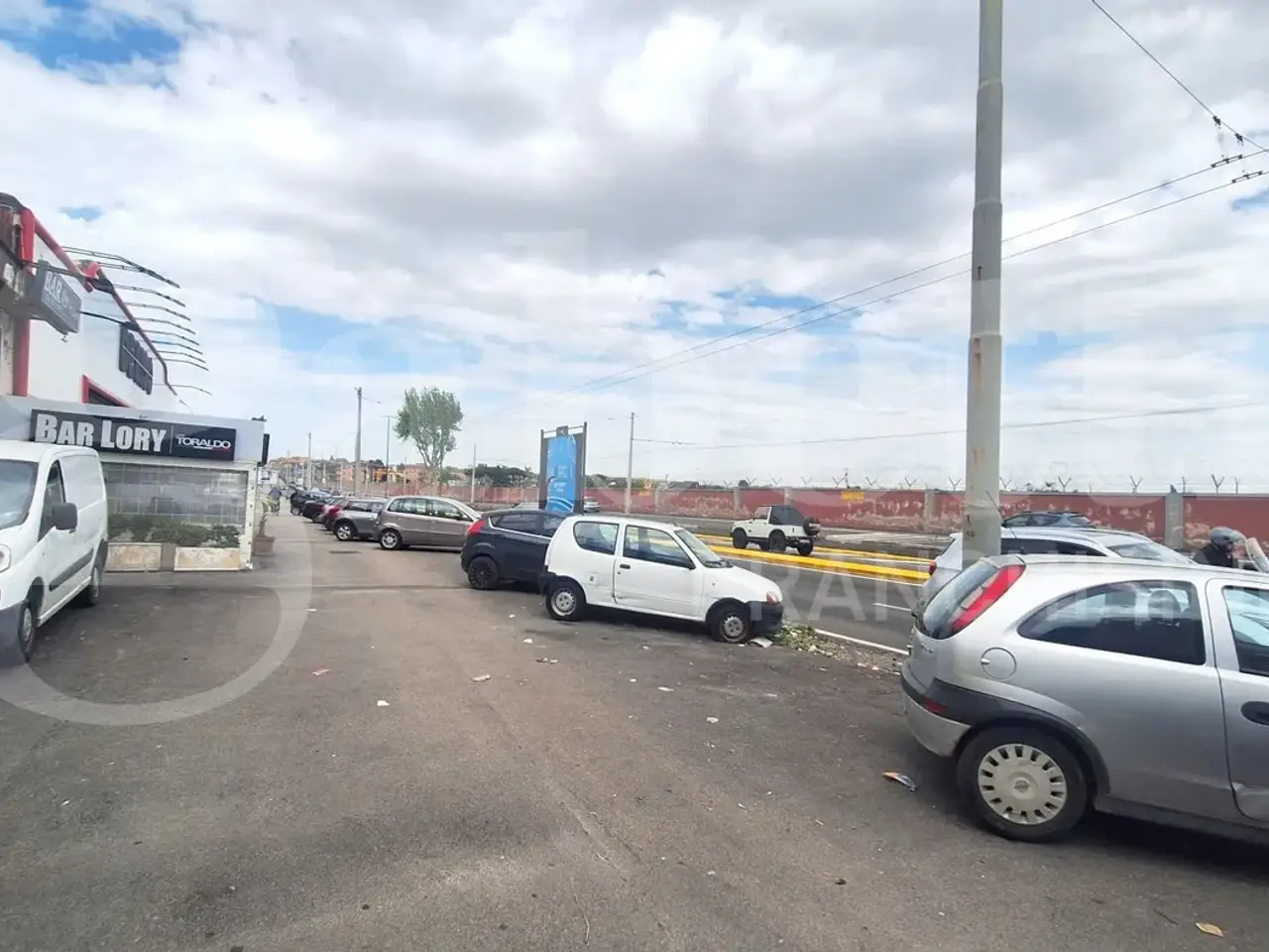 Negozio in Viale Comandante Umberto Maddalena, Napoli, {3} - Foto 1