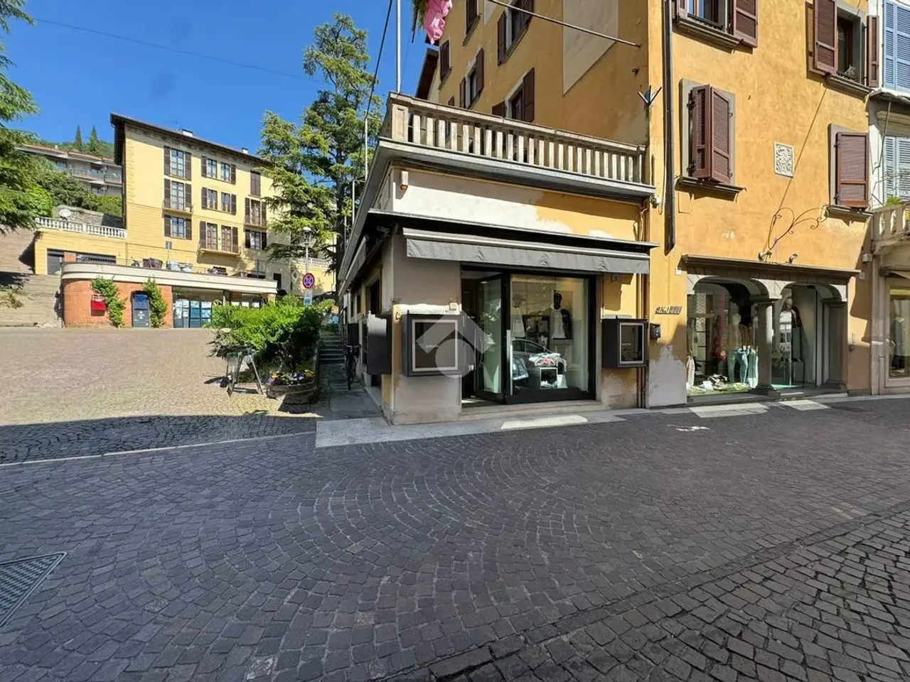 Negozio in Via Mattia Butturini 8, Salo', {3} - Foto 1