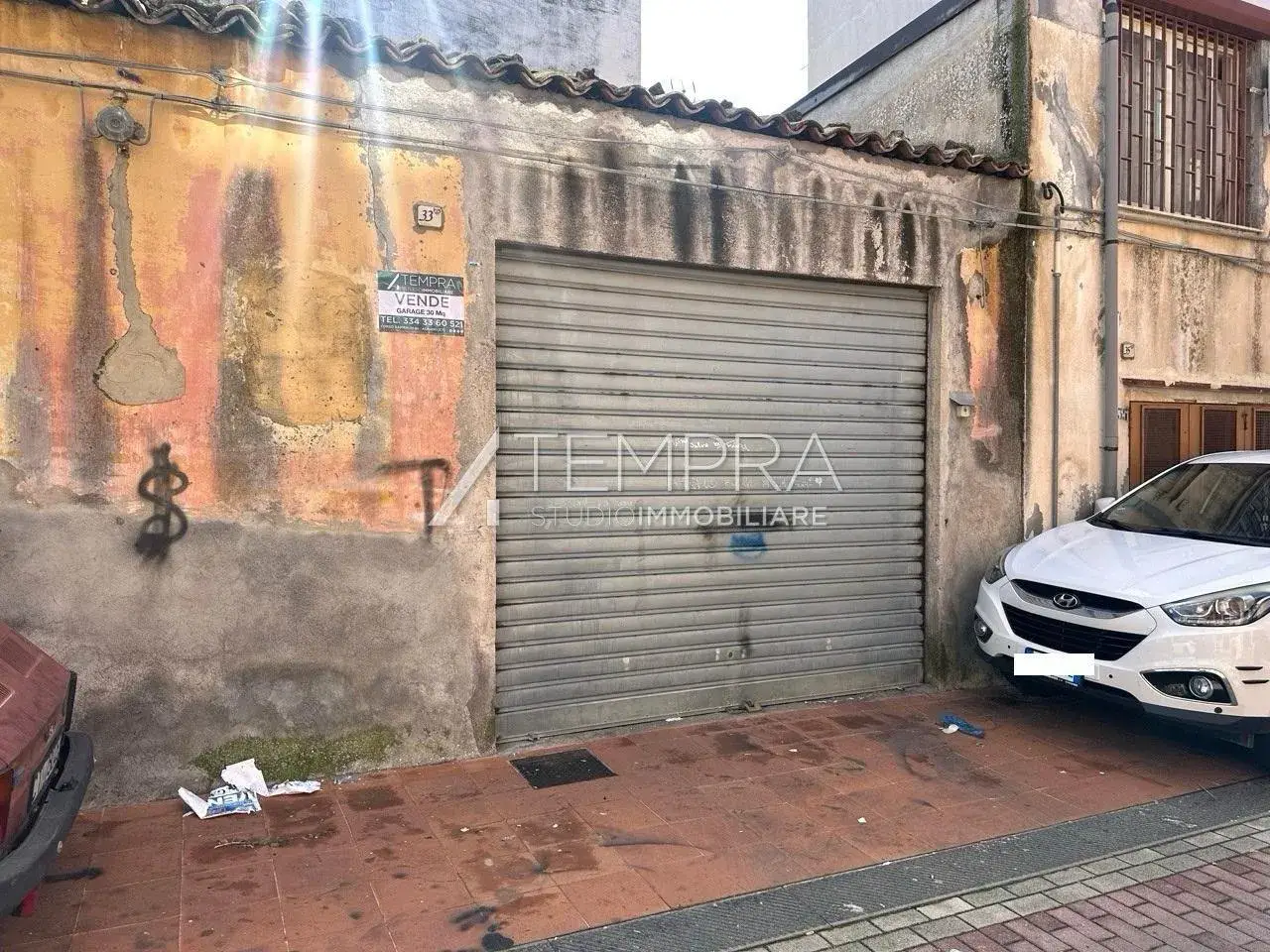 Parcheggio chiuso in , Adrano, {3} - Foto 2