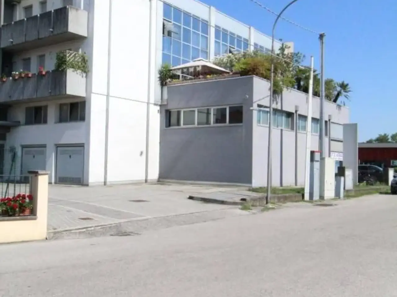 Ufficio condiviso in Via Ferdinando Magellano, Creazzo, {3} - Foto 1