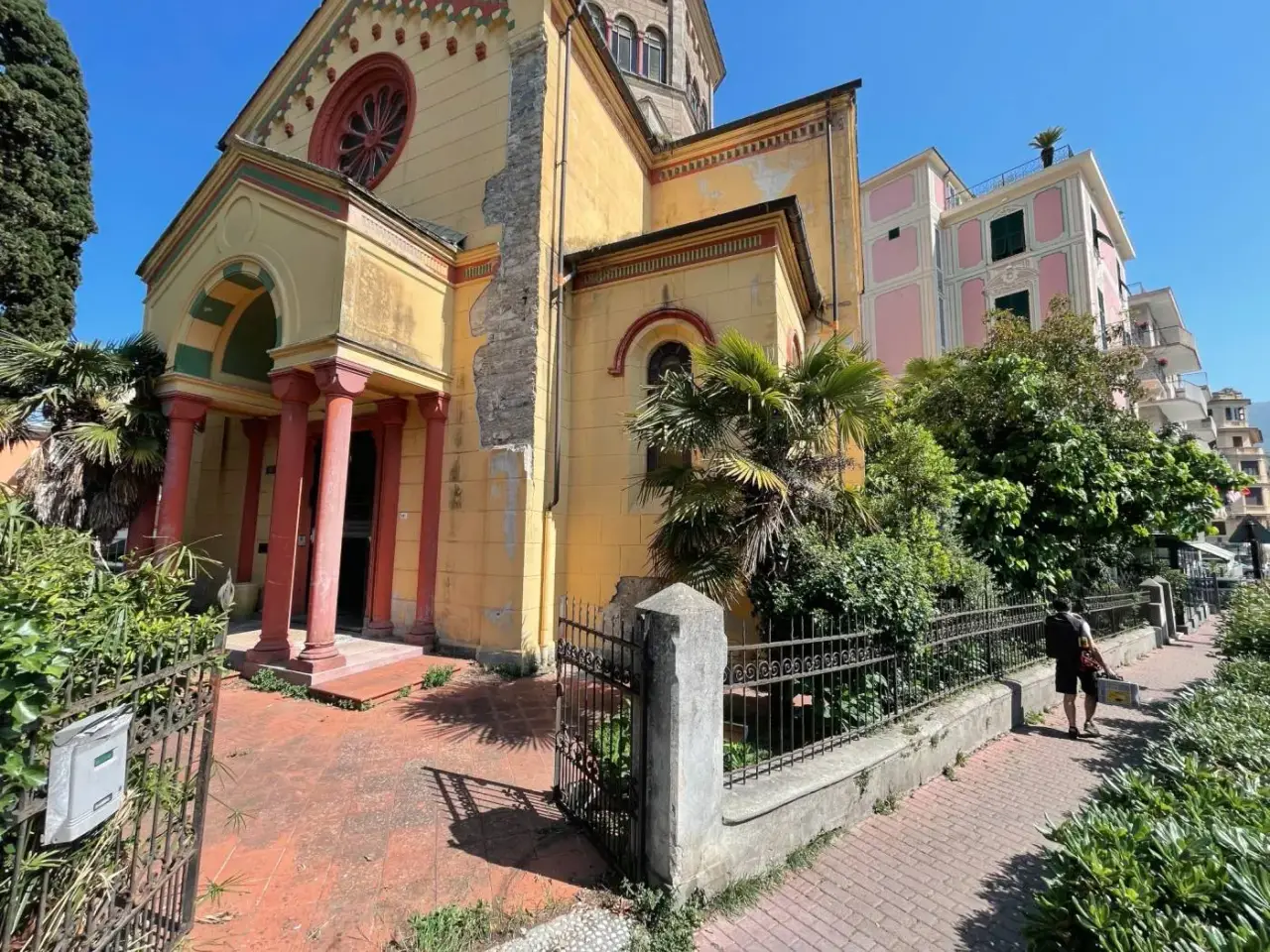Palazzina commerciale in Via Aurelia Ponente 10, Rapallo, {3} - Foto 1