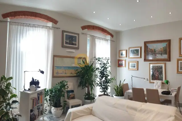 Detached house in Piazza Alessandro Manzoni 8, Viareggio - Photo 1