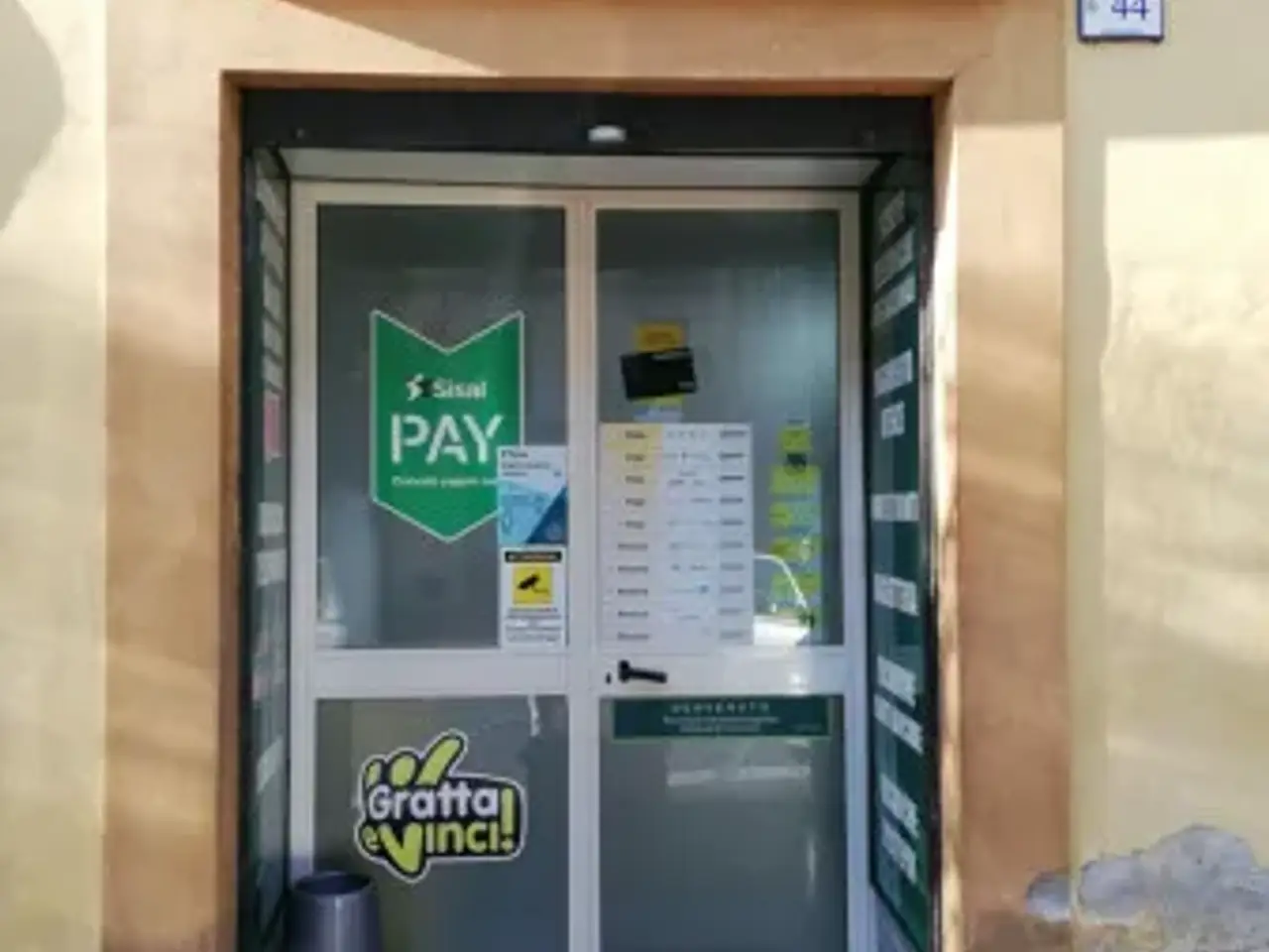 Tempo libero in Piazza Roma, Piedimonte Matese, {3} - Foto 1