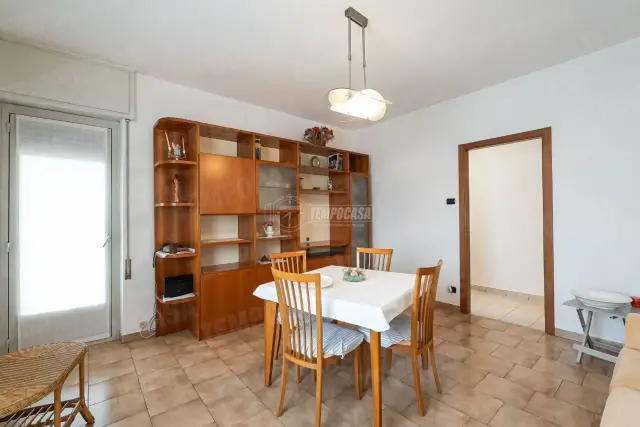 3-room flat in Via Giuseppe Parini, Merone - Photo 1