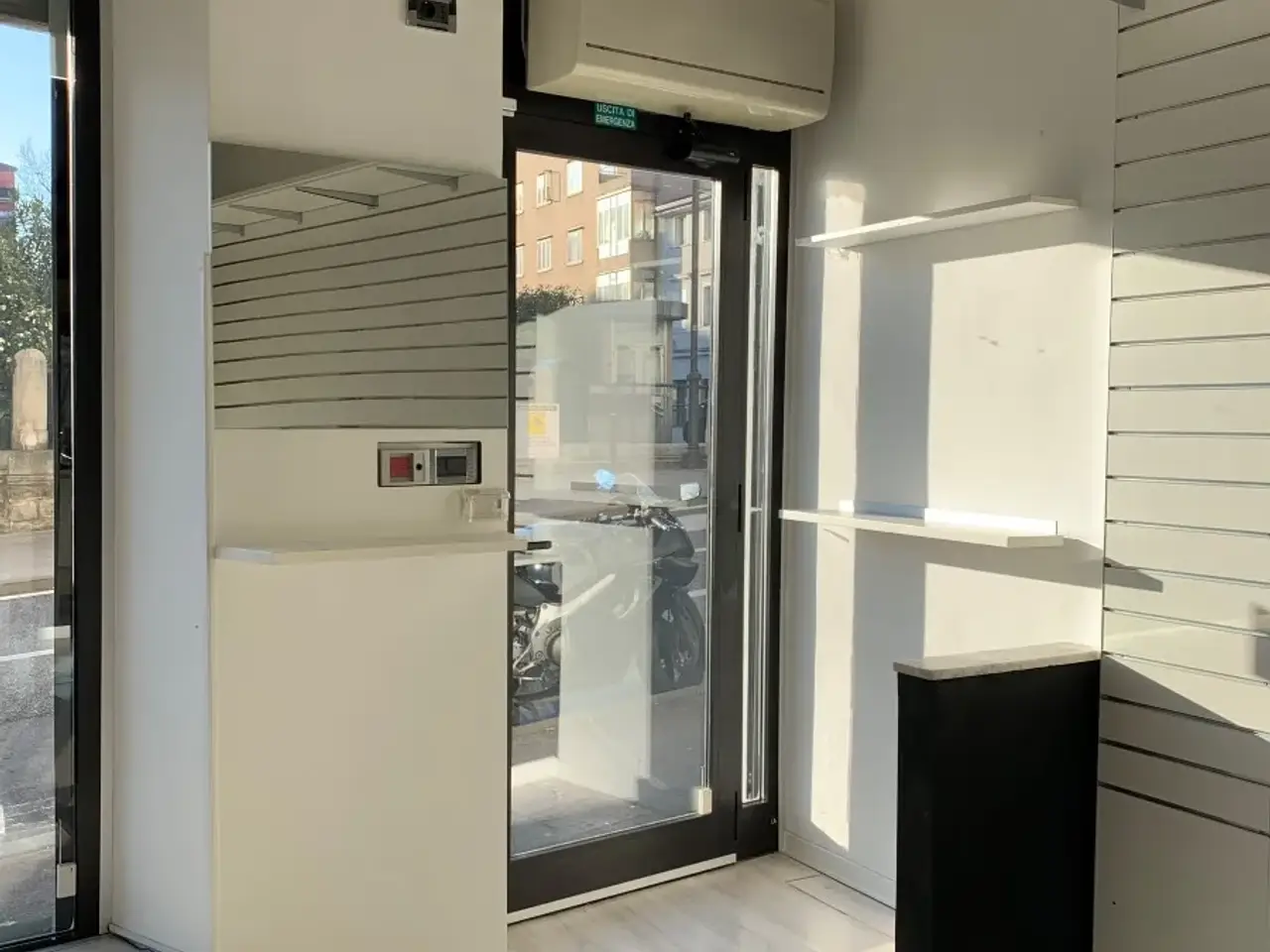 Negozio in Campo San Giacomo 18, Trieste, {3} - Foto 2