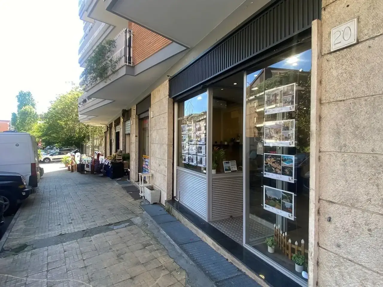 Negozio in Via Ludovico di Breme, Roma, {3} - Foto 2