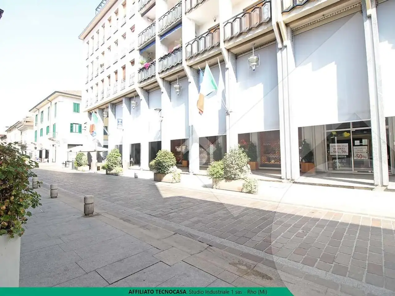 Negozio in Via Matteotti 86, Rho, {3} - Foto 1