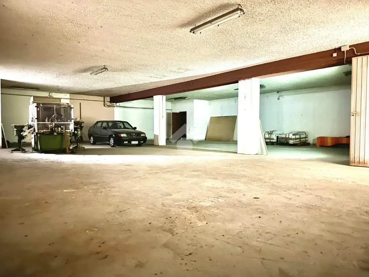 Magazzino in Via Mario Balustra 28, Tortona, {3} - Foto 1