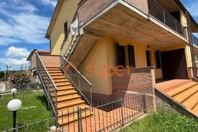 3-room flat in Via Volontariato, Castiglione del Lago - Photo 1