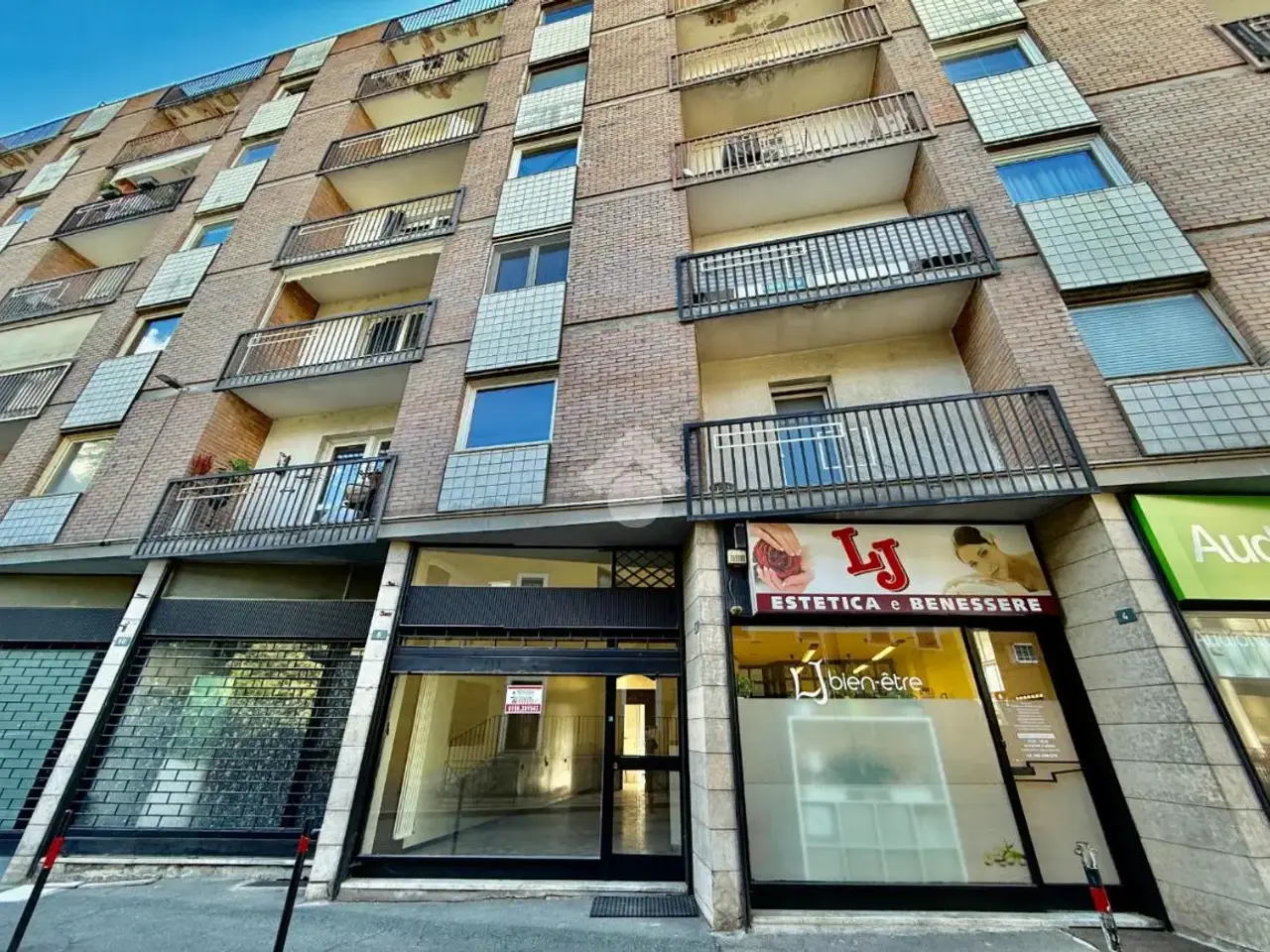 Negozio in Via Bramafam 6, Aosta, {3} - Foto 2
